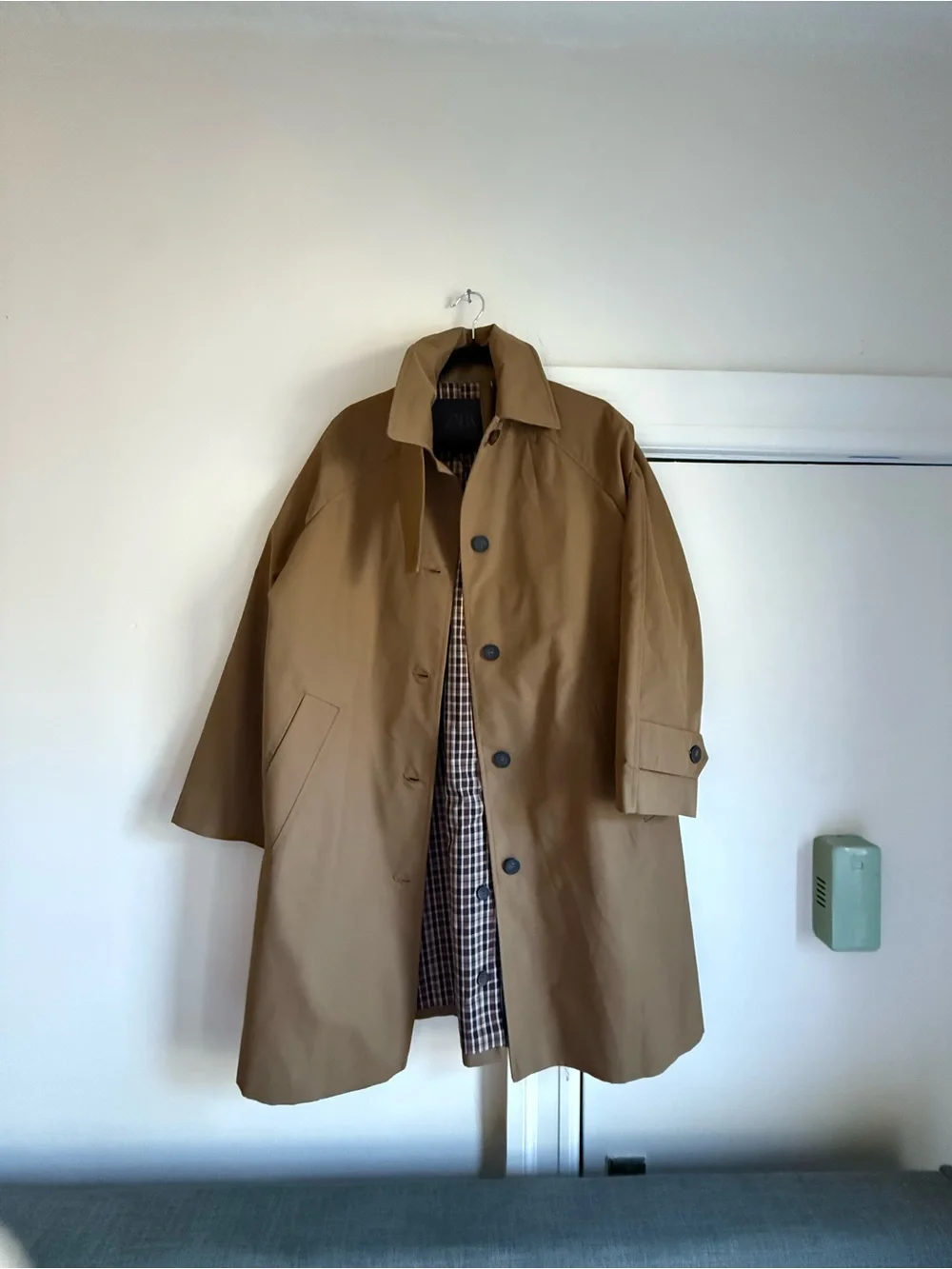 Zara Camel Tan Trench Coat with Button Front - Picture 4 of 5